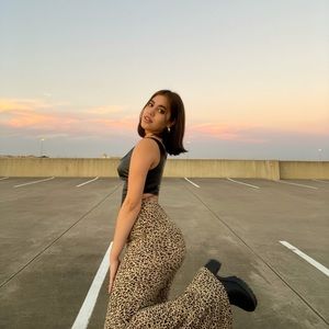 Meet your Posher, Jolie